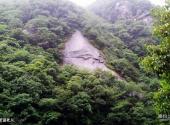 大别山彩虹瀑布旅游攻略 之 圣诞老人
