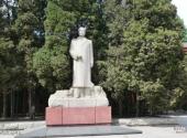 沈阳周恩来少年读书旧址纪念馆旅游攻略 之 周恩来全身像