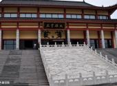 大连莲花山寺旅游攻略 之 大雄宝殿