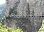 河南郭亮洞挂壁公路旅游攻略 之 山洞