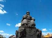 呼和浩特大召寺旅游攻略 之 成吉思汗塑像