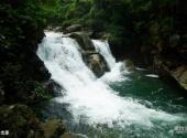 融水元宝山龙女沟旅游攻略 之 浪击瀑