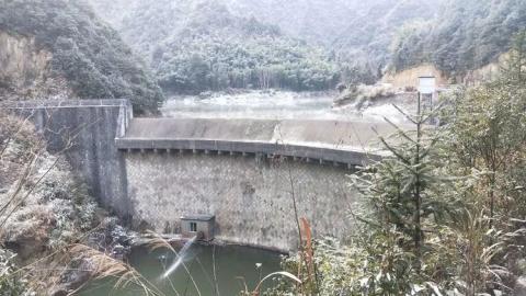 白沙溪源头金华南山第一瀑 白沙溪源头金华南山第一瀑