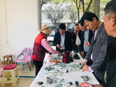 云南瑞丽游记:来姐告口岸体验一把非一般的跨境“网”商 云南瑞丽游记:来姐告口岸体验一把非一般的跨境“网”商