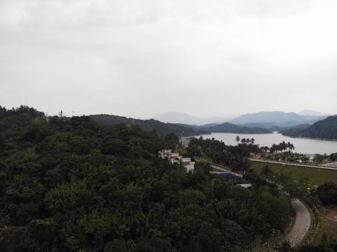 海南游记:高山上的明珠——中国最大的岛中湖松涛水库 海南游记:高山上的明珠——中国最大的岛中湖松涛水库