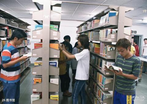 暨南大学校园风光 之 图书馆