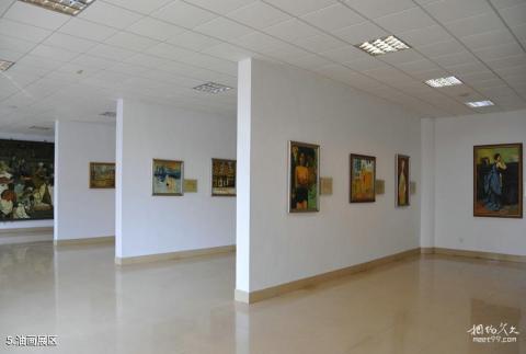 青岛滨海学院世界动物标本艺术馆旅游攻略 之 油画展区