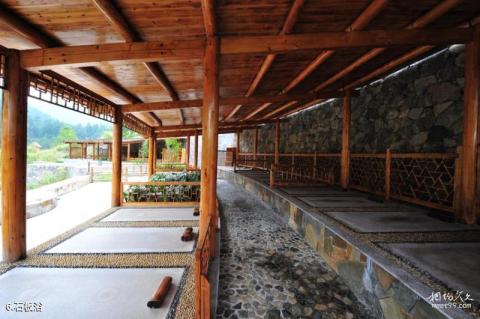 黄平浪洞森林温泉旅游攻略 之 石板浴