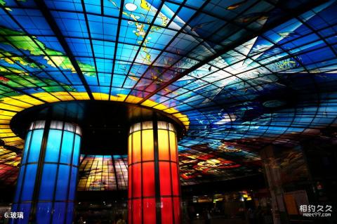 台湾高雄捷运美丽岛站旅游攻略 之 玻璃