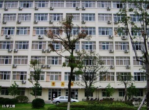 南昌大学校园风光 之 学工楼