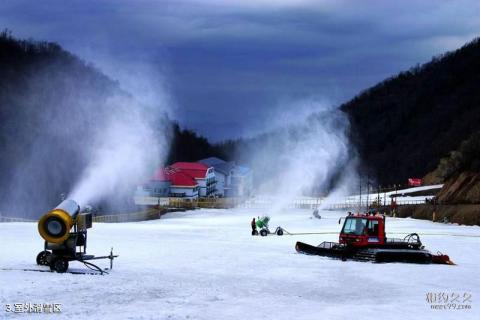 洛阳伏牛山滑雪度假乐园旅游攻略 之 室外滑雪区 洛阳伏牛山滑雪度假乐园旅游攻略 之 室外滑雪区