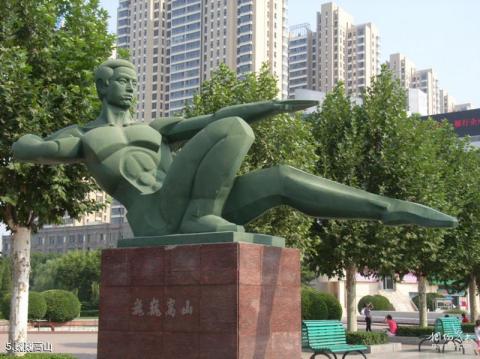 郑州绿城广场旅游攻略 之 巍巍高山
