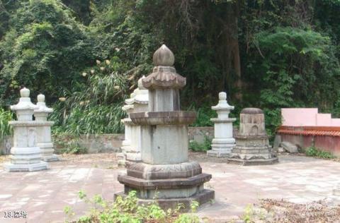 福建黄檗山万福寺风景区旅游攻略 之 墓塔
