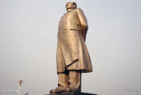 襄城毛主席视察纪念馆旅游攻略 之 毛主席铜像