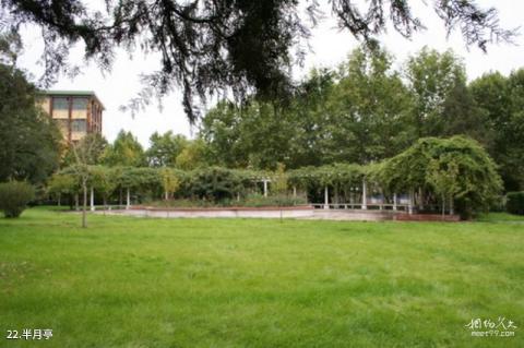 西北农林科技大学校园风光 之 半月亭