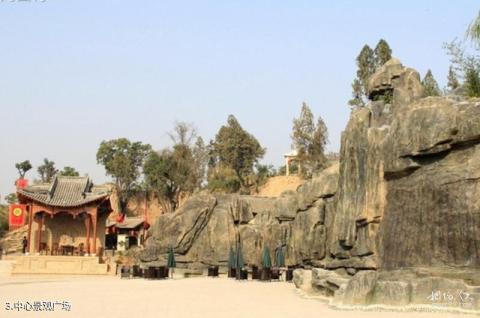 咸阳马嵬驿民俗文化村旅游攻略 之 中心景观广场 咸阳马嵬驿民俗文化村旅游攻略 之 中心景观广场